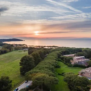 https://residence-scoglietto-50.it-tuscanyhotel.com